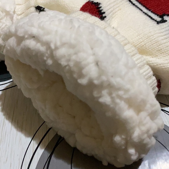 Prestige Edge Women’s Christmas ‘Santa Hat’ Non-Slip Sherpa Socks - Picture 2 of 16